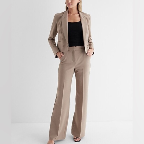 NEW Express Double Breasted Cropped Blazer Blush Taupe Size Large - Picture 4 of 13